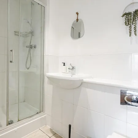 Holiday home Etihad, & Coop Live - Free Parking - 10ppl