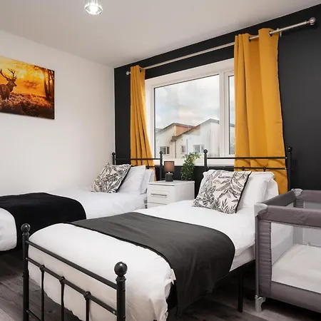 Holiday home Etihad, & Coop Live - Free Parking - 10ppl Manchester