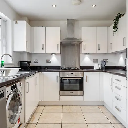 Etihad, & Coop Live - Free Parking - 10ppl Holiday home Manchester
