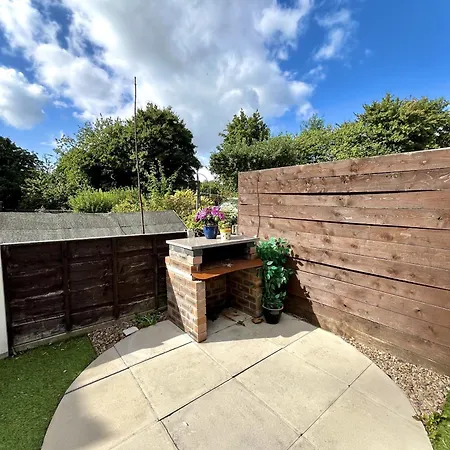 Ferienhaus Stylish 3-bed In Prestwich With Free Parking Manchester