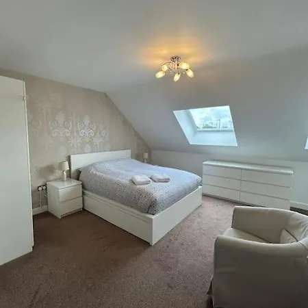 House Close To The Centre And Stadium *