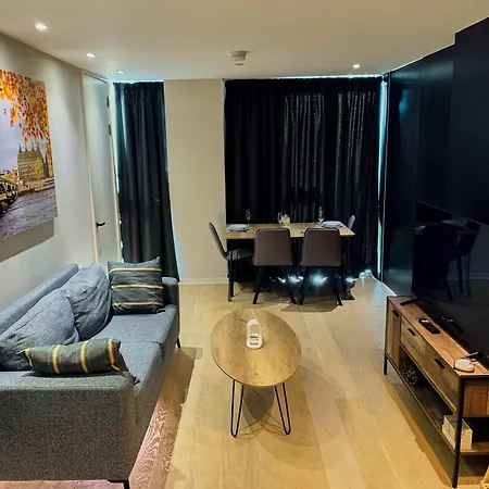 Sleek Haven Luxurious 2bed In Centre Apartment