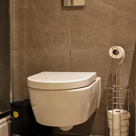 Sleek Haven Luxurious 2bed In Centre Apartment *