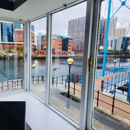 Apartment Great 2bed In Salford Quays With Water View *