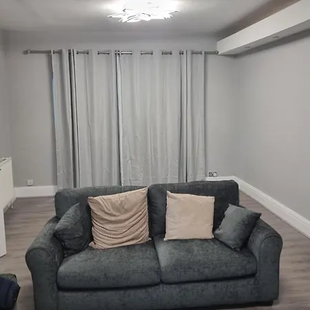 22 Victoria Avenue East 3 Bedroom House Manchester