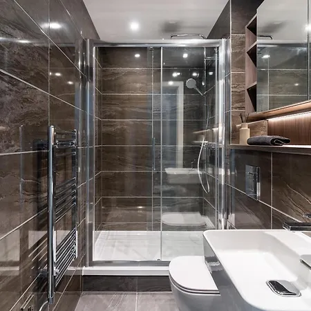 Apartament Stunning High Rise Ap In Central