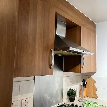 2 Bed Townhouse, Sleeps 5, Close To Centre Apartment