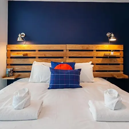 Bright 2 Bed Manchester Apartment By Old Trafford *