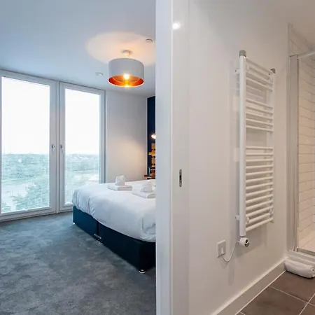 Modern 2 Bed 5min To Old Trafford Apartment Manchester