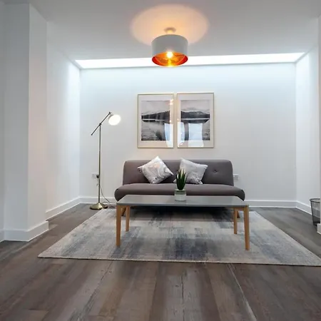 Bright 2 Bed Manchester Apartment By Old Trafford マンチェスター