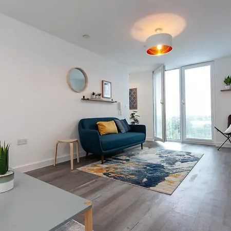 Modern 2 Bed 5min To Old Trafford Apartment *