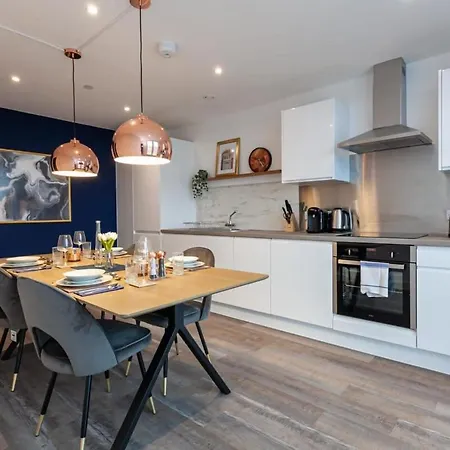 Bright 2 Bed Manchester Apartment By Old Trafford マンチェスター