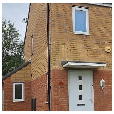 Apartment Stylish Cozy House In Quiet Neighborhood, 6mins To Coop Live Arena, Etihad Stadium & Centre With Wifi & Free Private Parking Manchester