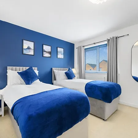 Stylish Cozy House In Quiet Neighborhood, 6mins To Coop Live Arena, Etihad Stadium & Centre With Wifi & Free Private Parking