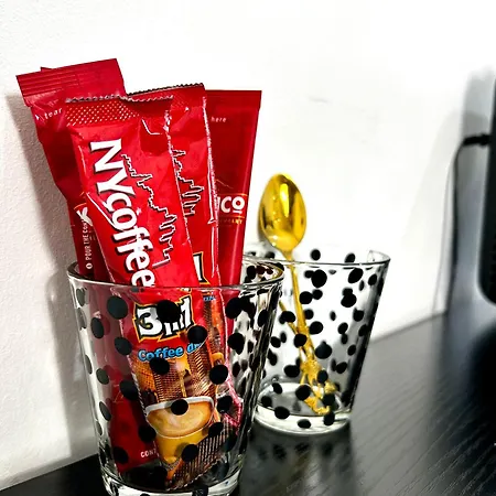 Cozy Private With Private Bathroom & Free Parking In Salford! Apartman *