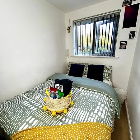 Apartment Cozy Private With Private Bathroom & Free Parking In Salford! Manchester