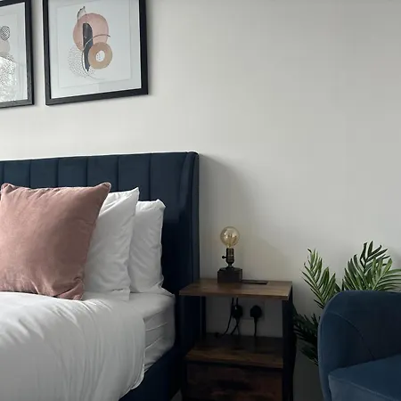 Apt, Free Parking, Business, Couples & Families *