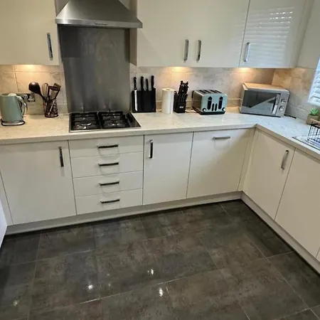 Oasis Retreat - 4 Bedroom House *