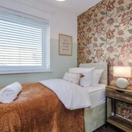 Oasis Retreat - 4 Bedroom House