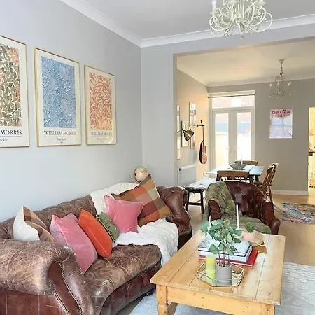 Artistic 3 Bed In Old Trafford Next To Mufc Holiday home *