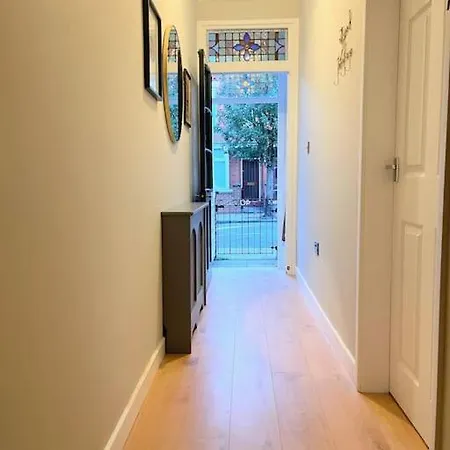 Casa de Férias Artistic 3 Bed In Old Trafford Next To Mufc Manchester