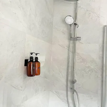 בית נופש Artistic 3 Bed In Old Trafford Next To Mufc