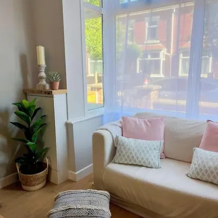 Artistic 3 Bed In Old Trafford Next To Mufc 別荘