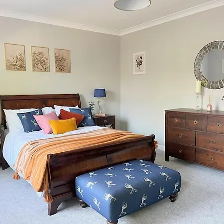 Artistic 3 Bed In Old Trafford Next To Mufc Holiday home *