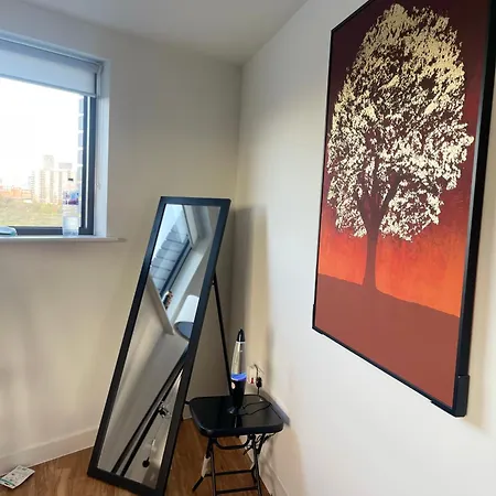 Deluxe 2 Bed En-suite Flat