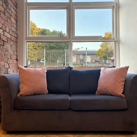 Apt, Free Parking, Business, Couples & Families Apartment *