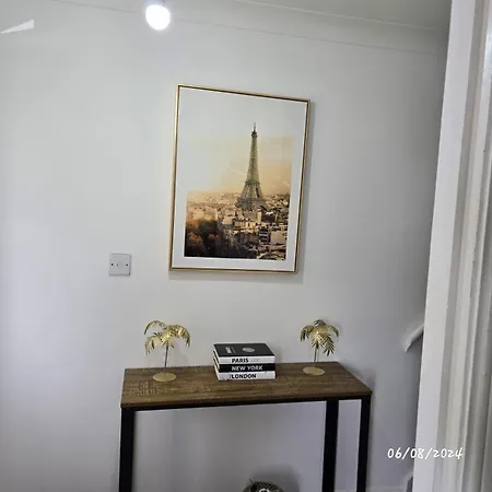 Holiday home Blissful Retreat - 3-bedroom House Manchester