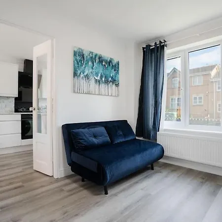 Apartment Cozy 3br - Games - Sleeps 9 Manchester