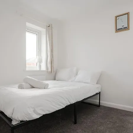 Cozy 3br - Games - Sleeps 9 شقة *