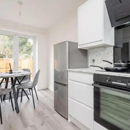 Cozy 3br - Games - Sleeps 9 مانشستر