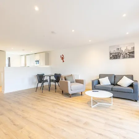 Holiday home Stunning Modern 3 Bedroom Townhouse - Perfect Getaway *