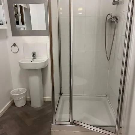 Close To Centre 1-bed Room, Sleeps 2, Free Parking, Great Transport Links アパート マンチェスター