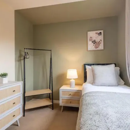 Charming Whitehurst Drive Nest In Tatil Evi