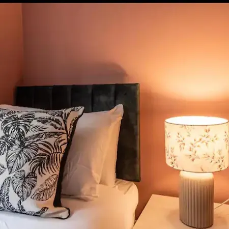 Charming Whitehurst Drive Nest In Holiday home *