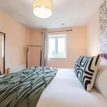 Charming Whitehurst Drive Nest In * Manchester