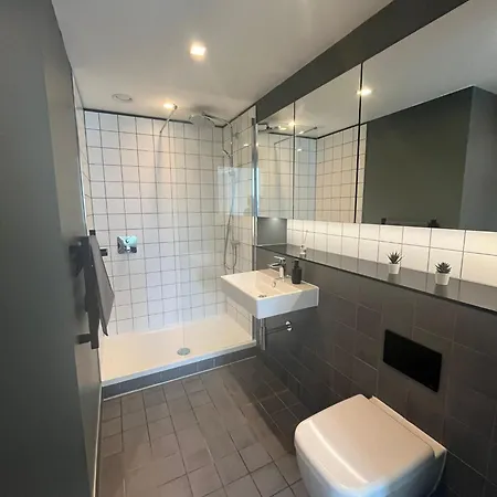 Luxury 2 Bedroom Apartment