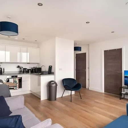 Snug 1br Apt, 4ktv-free Parking Apartment *
