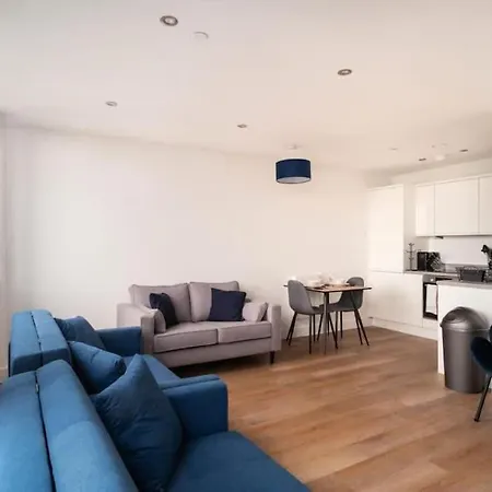 Snug 1br Apt, 4ktv-free Parking