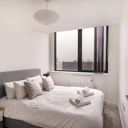 Apartment Snug 1br Apt, 4ktv-free Parking Manchester