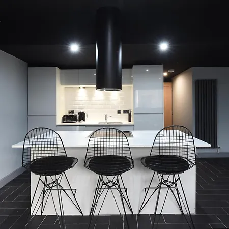 Apartamento Swan Street Sleeps 23 *