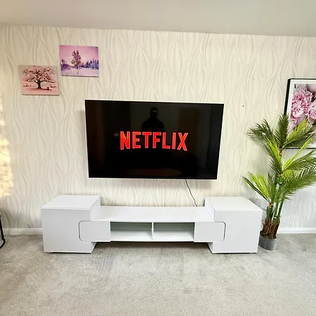 Сasa de vacaciones 3 Bedroom House With Free Parking *