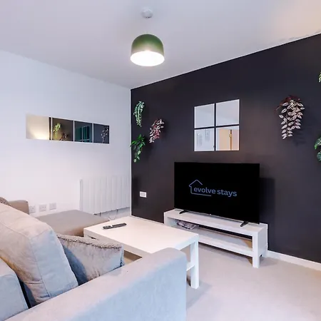 Sleeps 6, Free Parking, Perfect For Groups, Stunning With Balcony, Long Term Disc アパート *