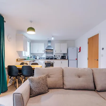 アパート Sleeps 6, Free Parking, Perfect For Groups, Stunning With Balcony, Long Term Disc *