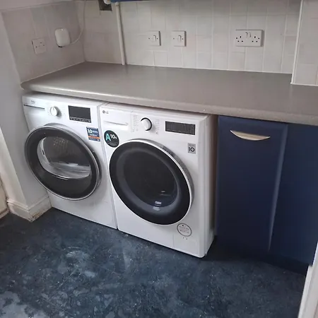 Cosy 4 Bed Townhouse * Manchester