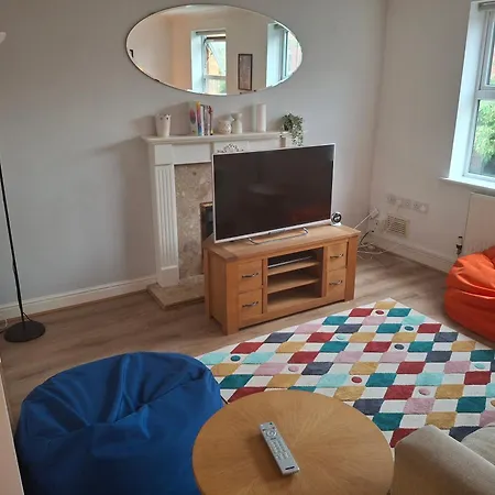 Cosy 4 Bed Townhouse