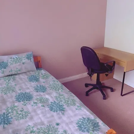 Spacious 2-bedroom Ideal * Manchester